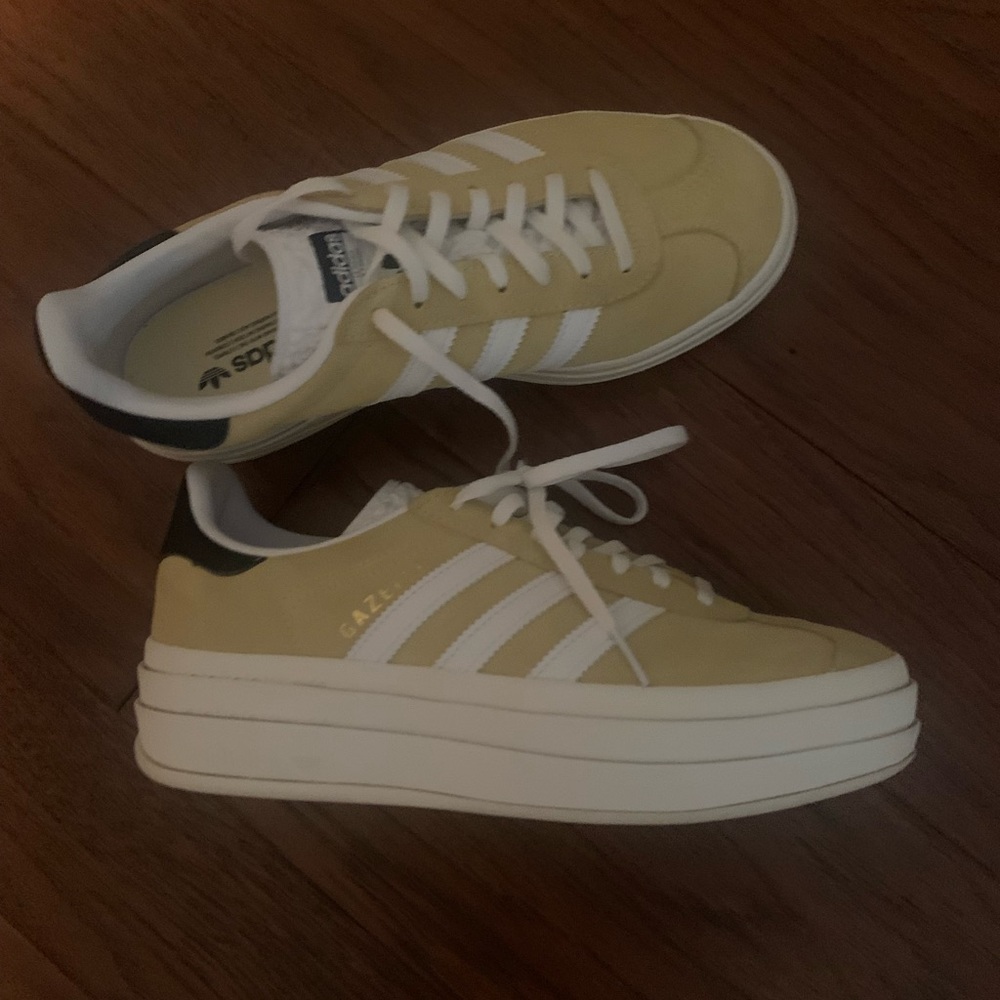 Adidas Gazelle Bold RUN BIG should be an US 8